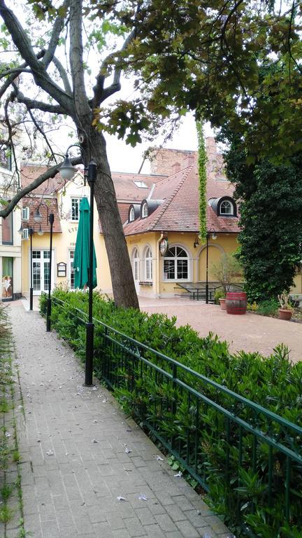 Fueredi Haz Apartman Apartment Sopron Exterior photo