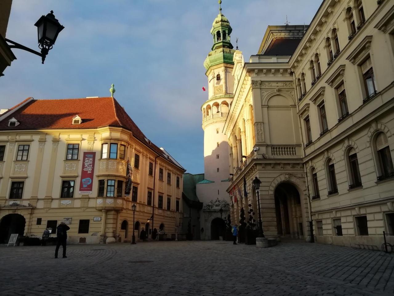 Fueredi Haz Apartman Apartment Sopron Exterior photo